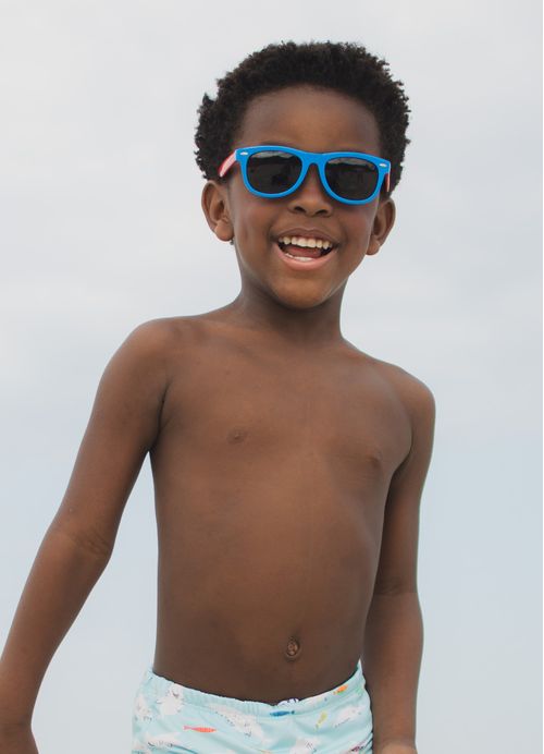 Óculos de Sol Infantil Menino Alphabeto – Tam. U – Azul e Vermelho/Preto e Amarelo