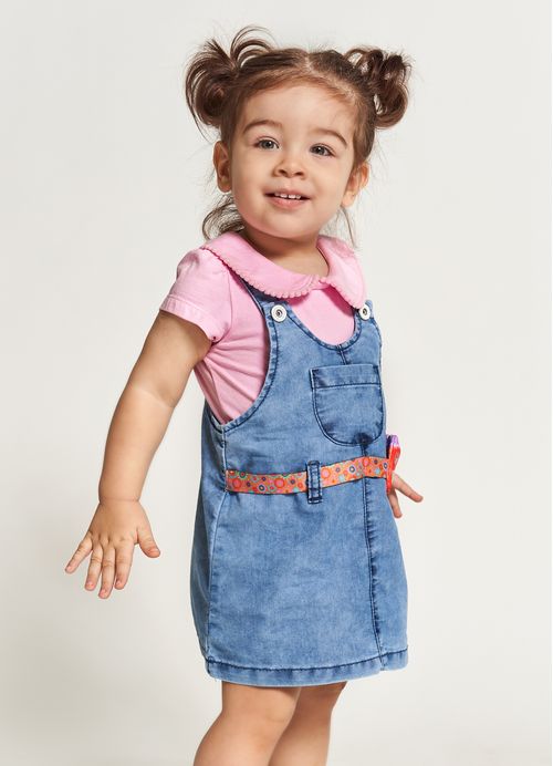 Salopete Infantil Bebê Menina Estampa Casa de Princesa – Tam. 3 a 12 meses – Jeans