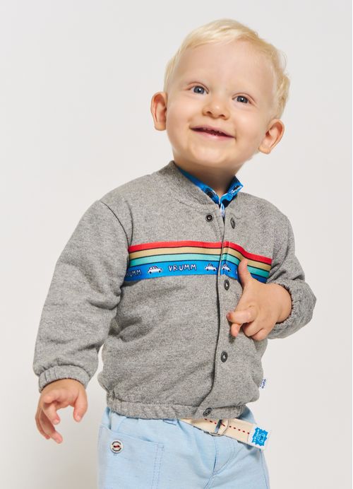 Casaco Bebê Menino Estampa Velozes – Tam. 3 a 18 meses – Chumbo